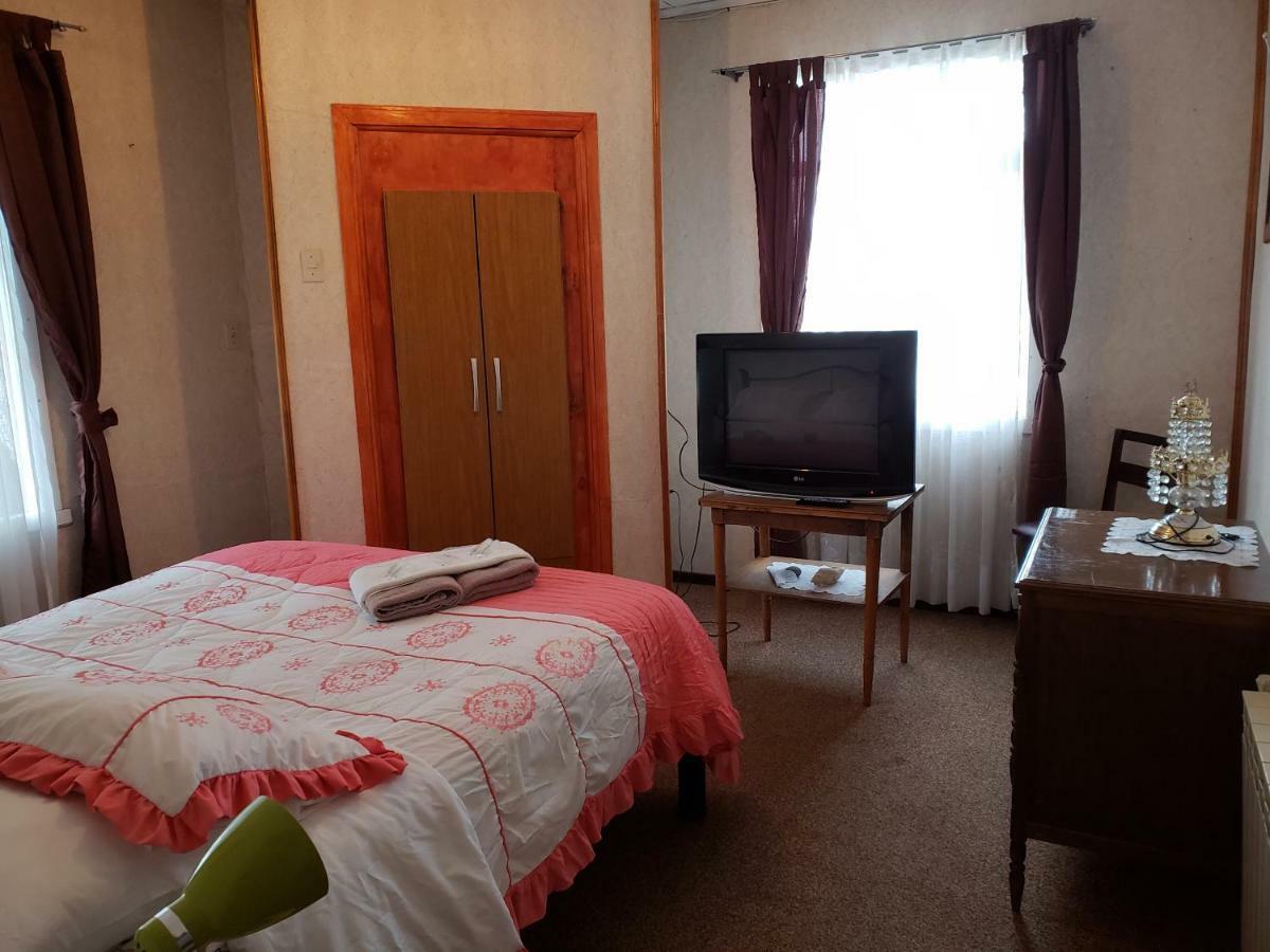 Antiguos Bed And Breakfast Puerto Natales Ngoại thất bức ảnh
