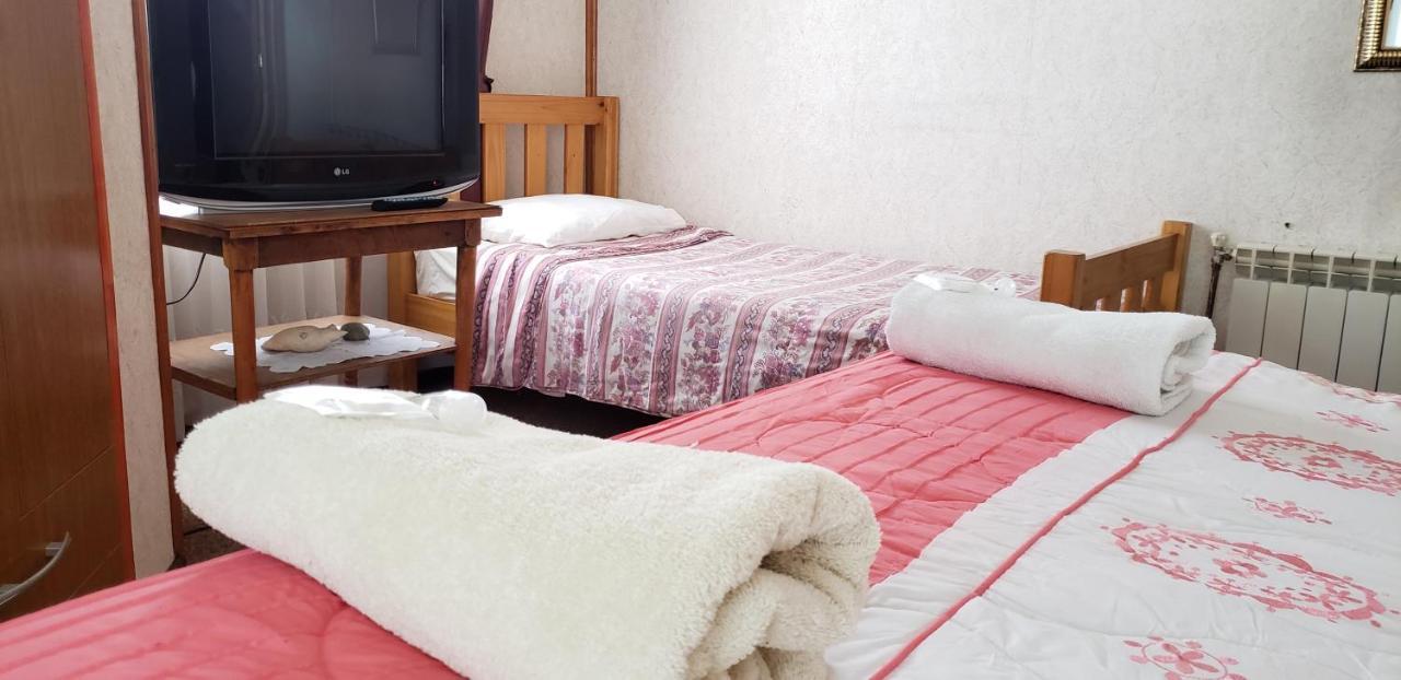 Antiguos Bed And Breakfast Puerto Natales Ngoại thất bức ảnh